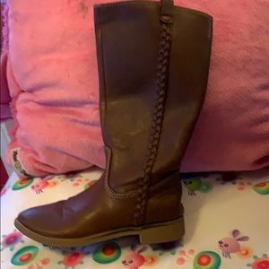 Girls high boots -size 11